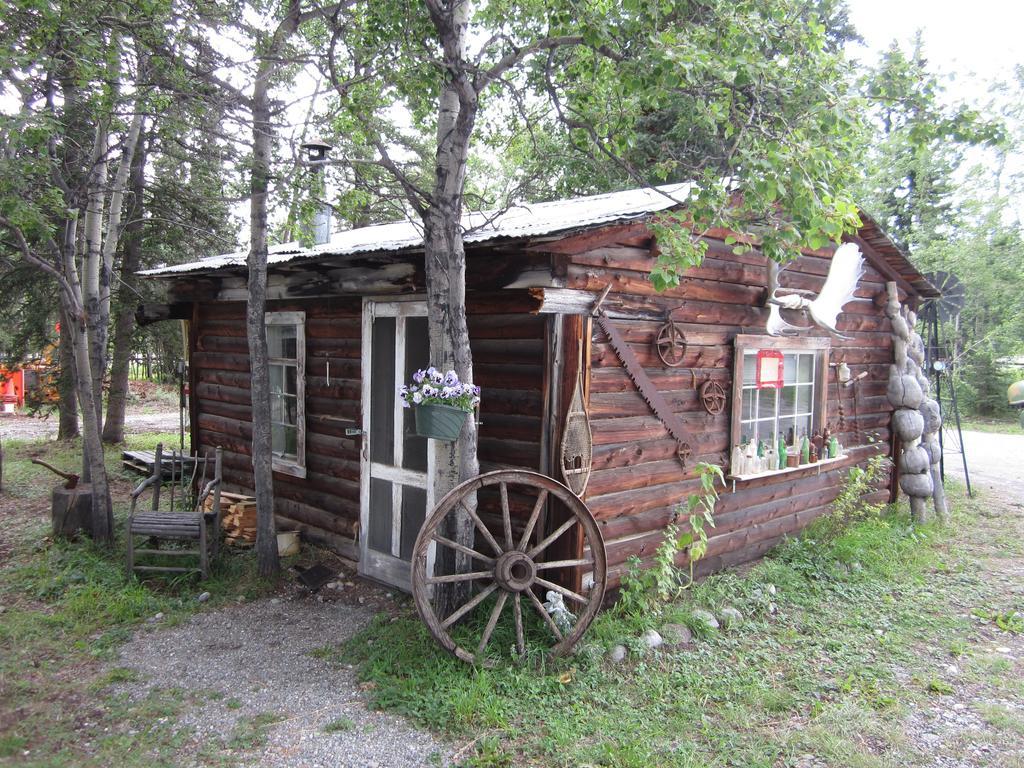 Six Mile River Resort Tagish Экстерьер фото