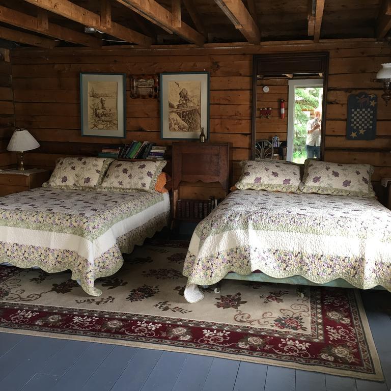 Six Mile River Resort Tagish Экстерьер фото